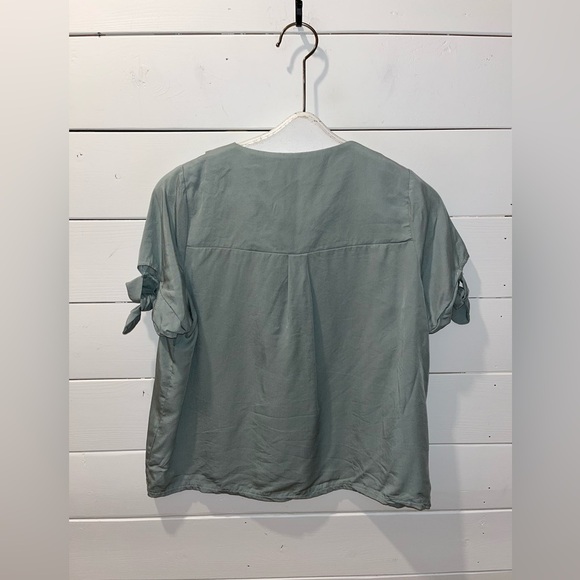 📍💚 Cherry Bobin – Sage Green Tencel Blouse – Size M - Picture 9 of 9